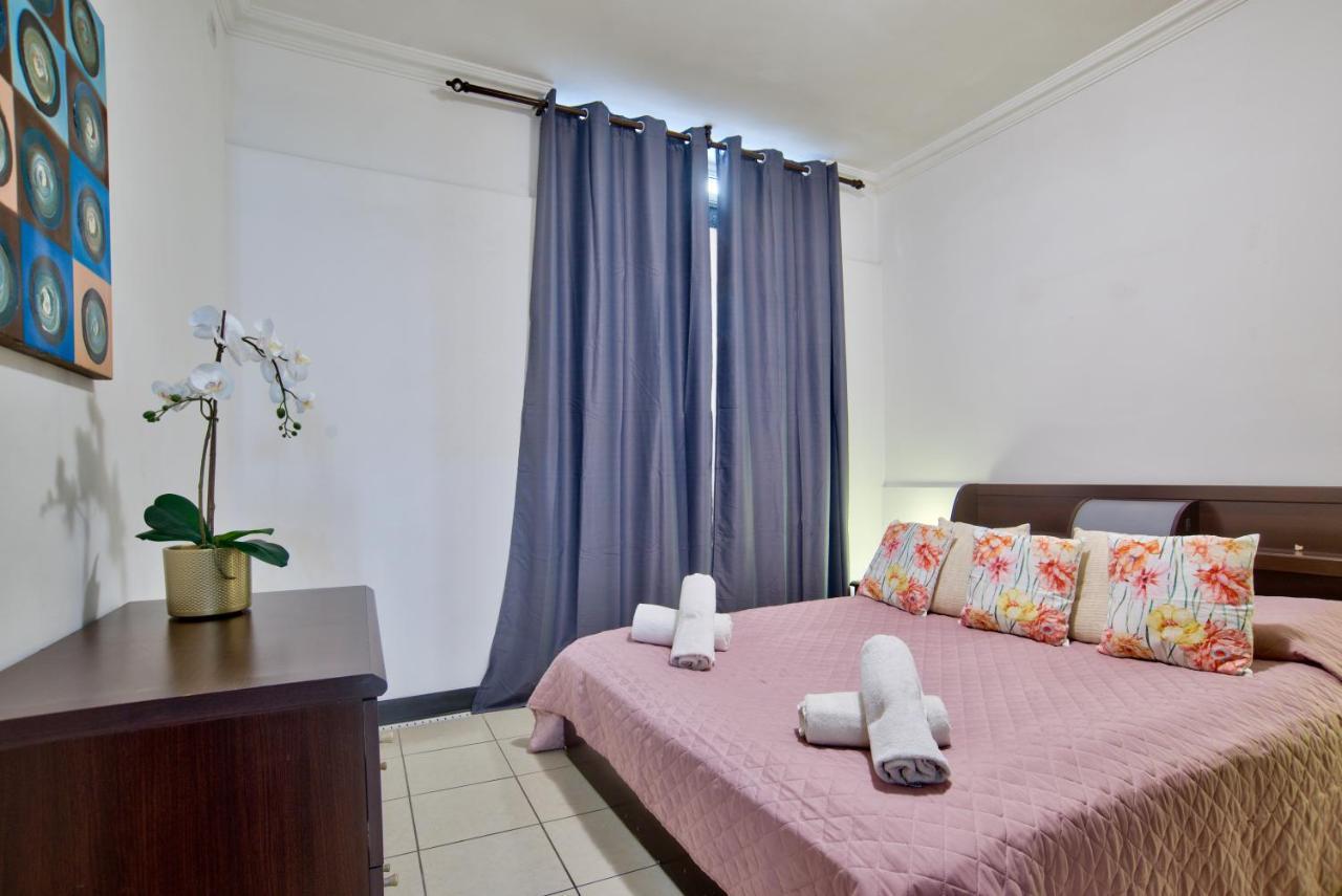 Morina Court - St Julians Seaside Bliss Apartments And Penthouse By Shortletsmalta San Giuliano Esterno foto