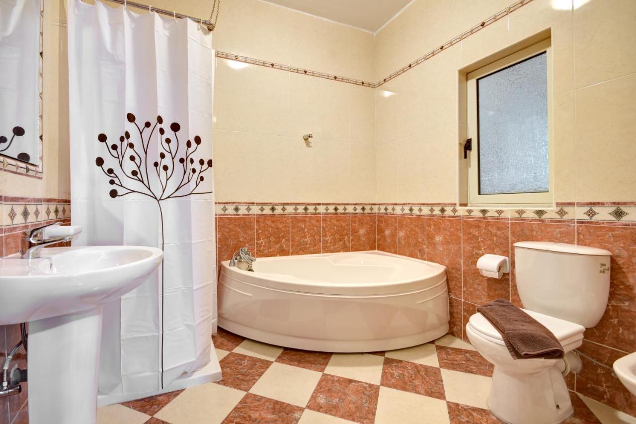 Morina Court - St Julians Seaside Bliss Apartments And Penthouse By Shortletsmalta San Giuliano Esterno foto
