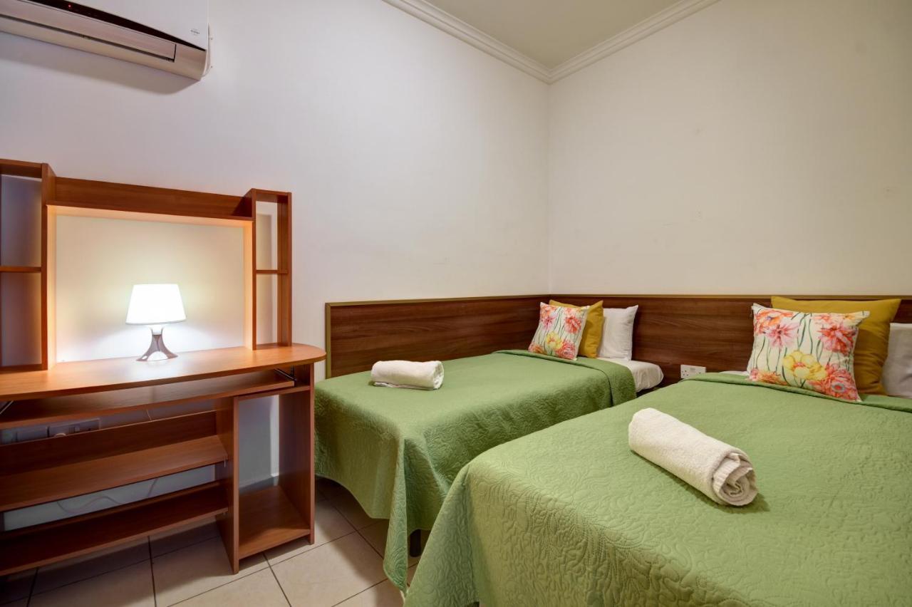 Morina Court - St Julians Seaside Bliss Apartments And Penthouse By Shortletsmalta San Giuliano Esterno foto